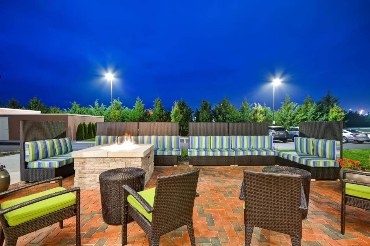 Home2 Suites By Hilton Charles Town Ngoại thất bức ảnh